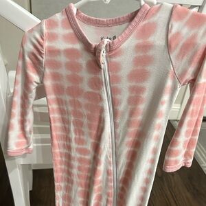 Kyte Baby zippered footie.  18-24 months.